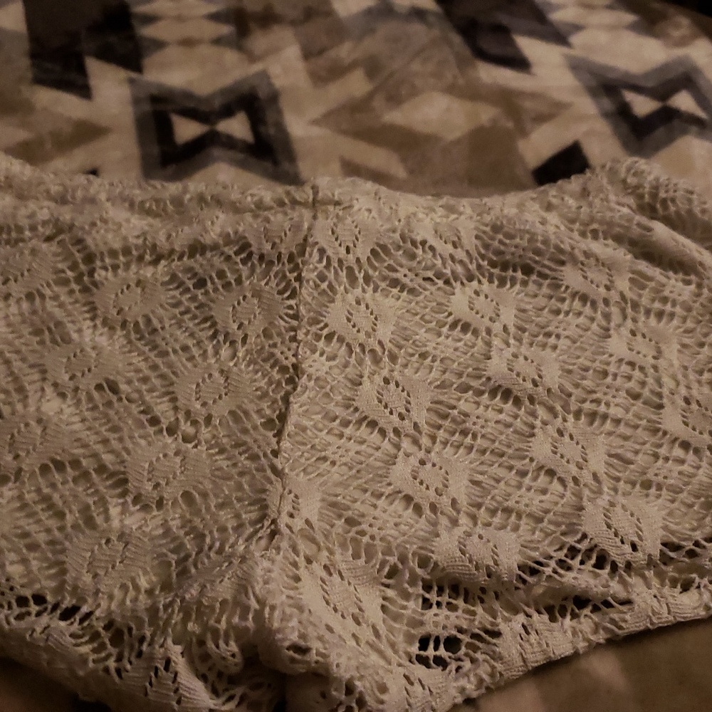 Shorts - Picture 2 of 3